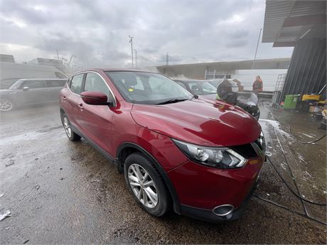 2015 NISSAN QASHQWAI ACENTA DIG-T RED