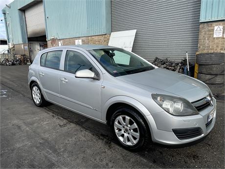 2005 VAUXHALL ASTRA CLUB AUTO SILVER