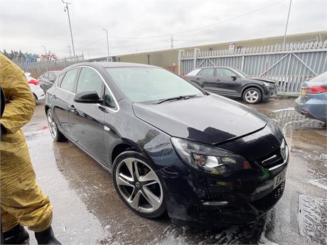 2015 VAUXHALL ASTRA LIMITED EDITION BLACK