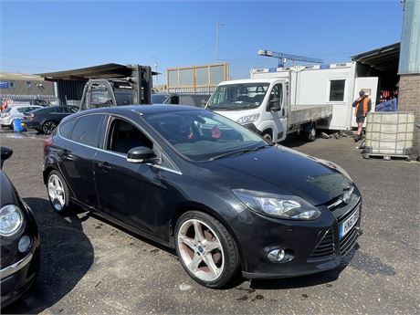 2011 FORD FOCUS TITANIUM BLACK