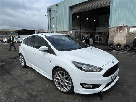 2018 FORD FOCUS ST-LINE WHITE