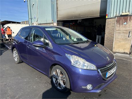 2014 PEUGEOT 208 ALLURE HDI BLUE