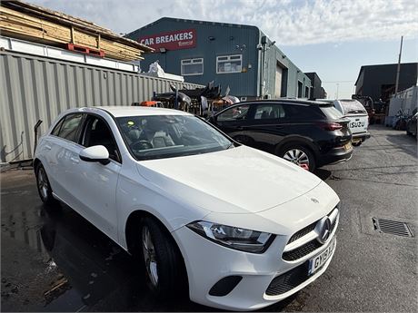 2019 MERCEDES-BENZ A180 SE 7G-DCT AUTO S/S WHITE