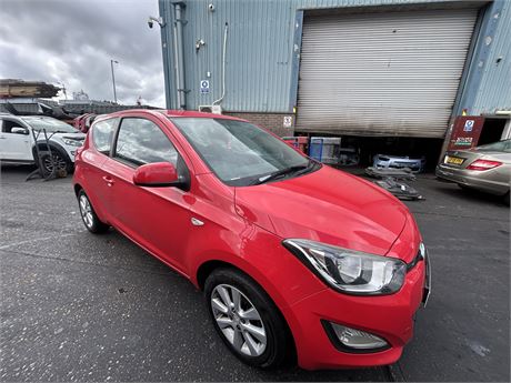 2013 HYUNDAI I20 ACTIVE MPI RED