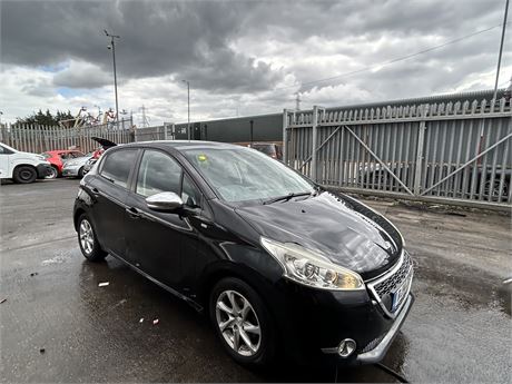 2014 PEUGEOT 208 STYLE PURETECH VTI 82 BLACK