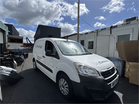 2017 PEUGEOT PARTNER PROFESSION L1 BLUEHDI 100 EURO6 WHITE