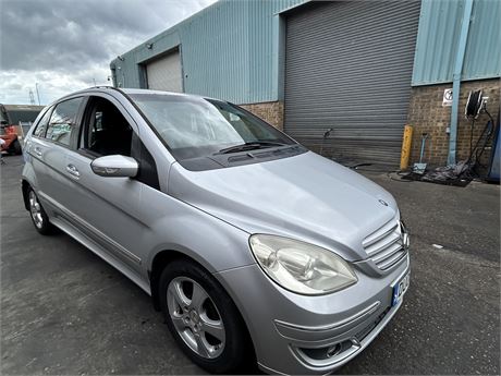 2006 MERCEDES B150 SE SILVER