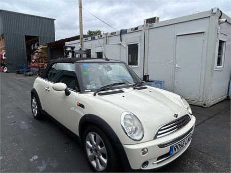 2006 MINI COOPER WHITE