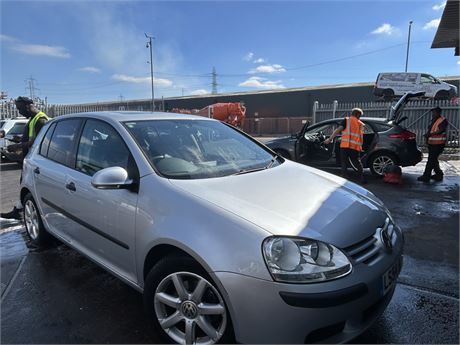 2004 VOLKSWAGEN GOLF SE FSI 114 AUTO SILVER