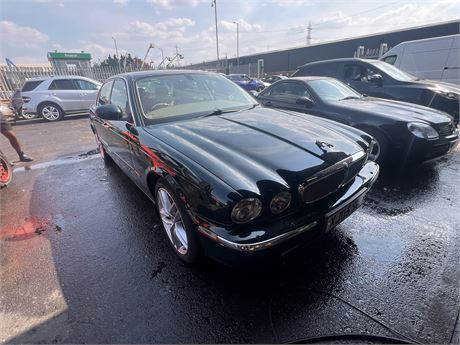 2005 JAGUAR XJ8 V8 SOVEREIGN LWB AUTO GREEN