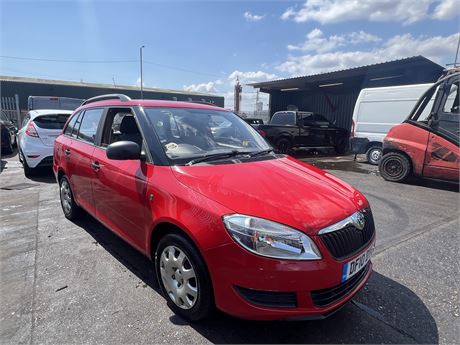 2010 SKODA FABIA S 12V RED