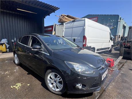 2014 FORD FOCUS TITANIUM NAVIGATOR TURBO T ECOBOOST 125 S/S BLACK